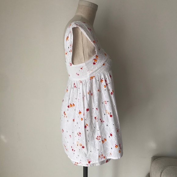 UO Tiana Eyelet Babydoll Romper - Picture 6 of 7